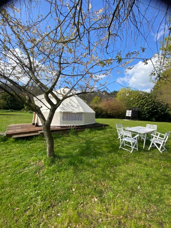The Llama Farm France Saint-Cyr-Les-Champagnes Exterior photo